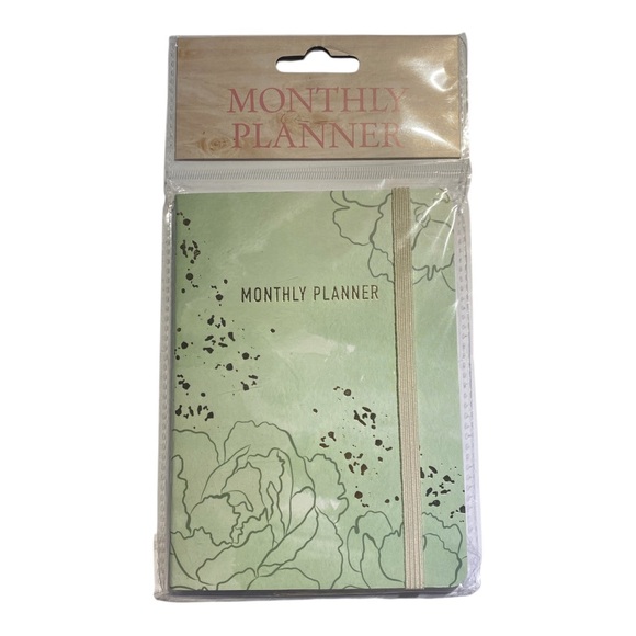 Other - 💐4/$20 Green Floral Undated Monthly Planner